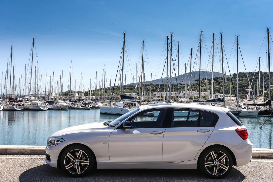  BMW 116d Sport Line 5-Door 2015 года  (фото 2 из 11)